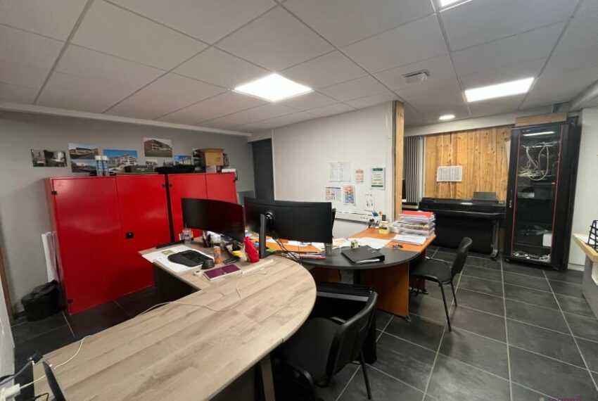 A VENDRE GIROMAGNY BUREAUX 109m²